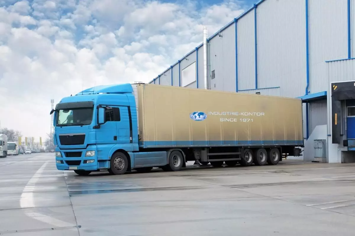 a logistik truck with industrie kontor logo